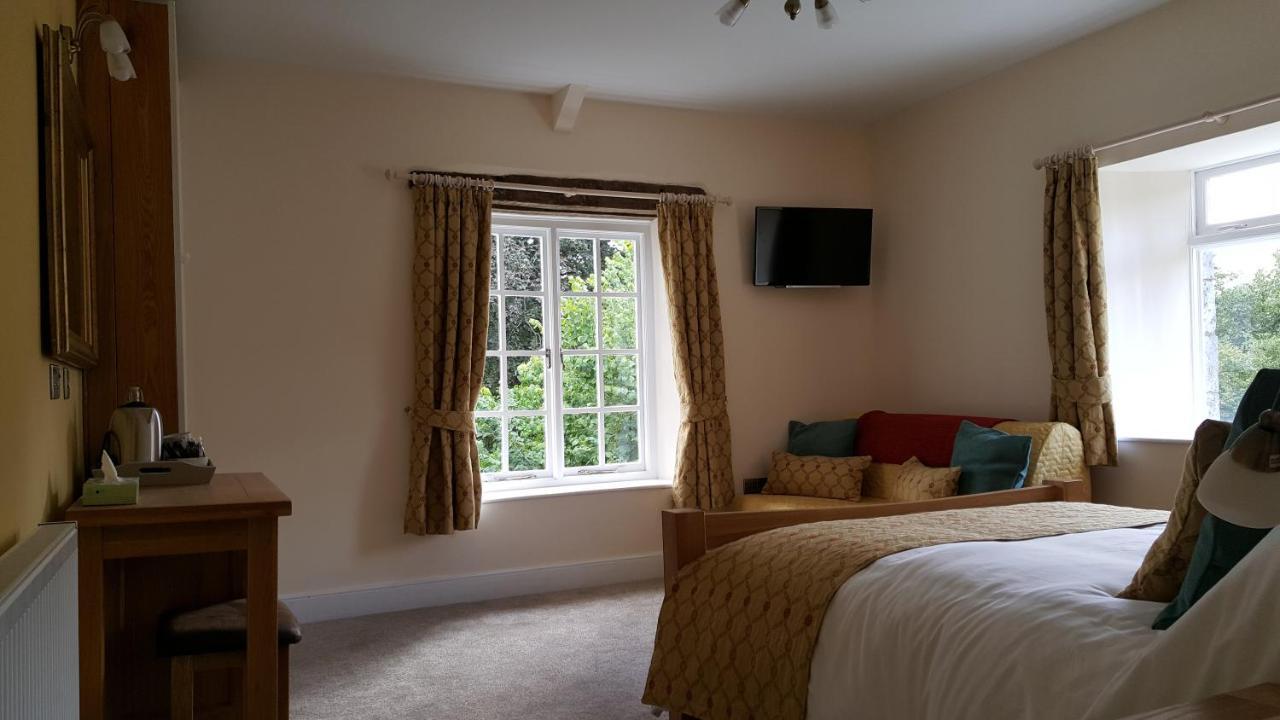 Pontyclerc Farm House Bed And Breakfast Ammanford Exterior photo